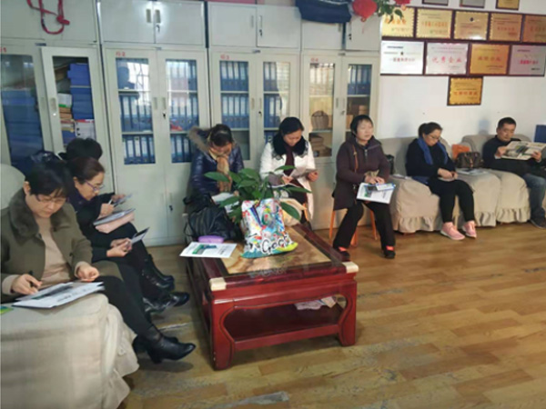 安陽林源物業(yè)管理有限責(zé)任公司組織開展“建設(shè)好家園、學(xué)雷鋒我行動”活動